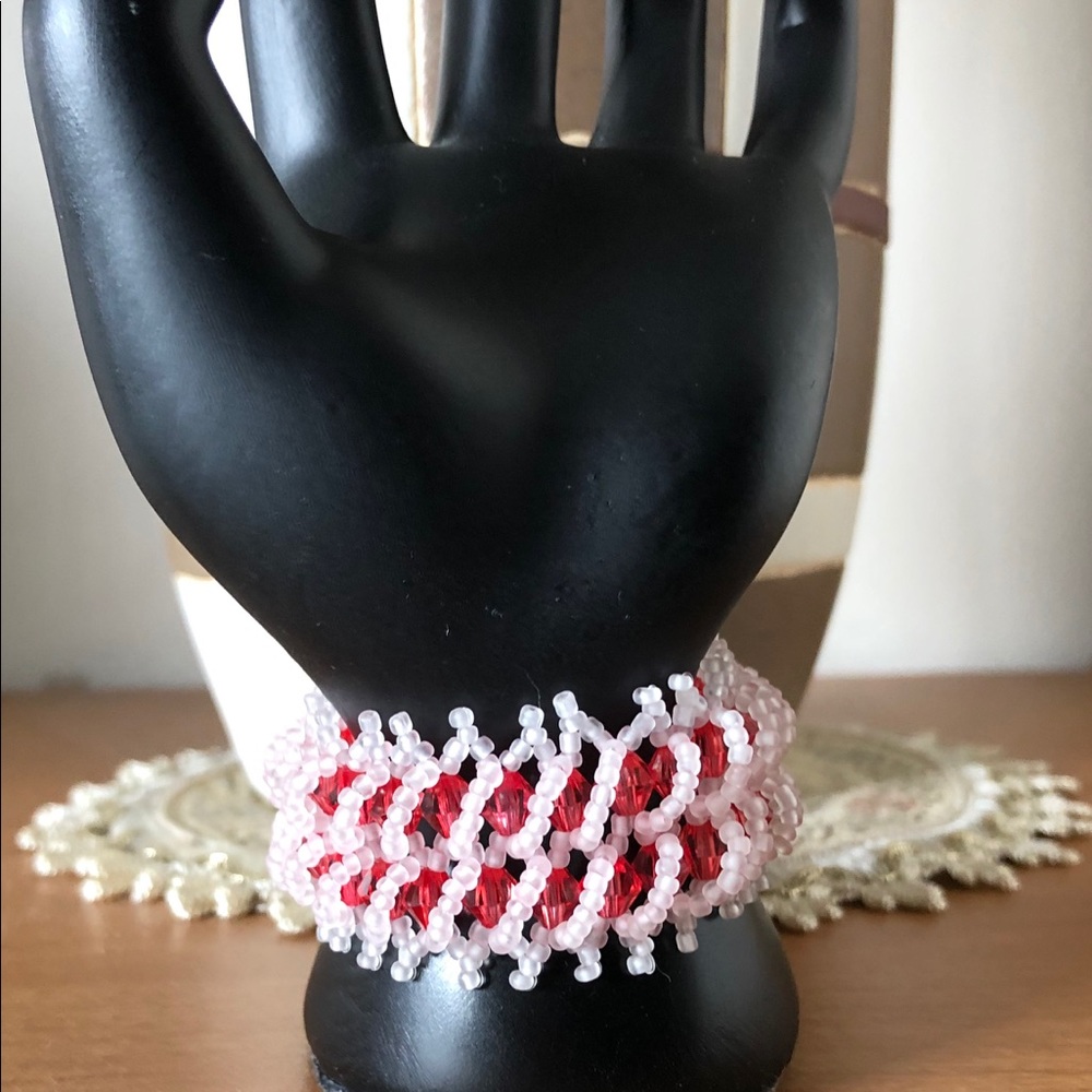 Centipede beaded bracelet